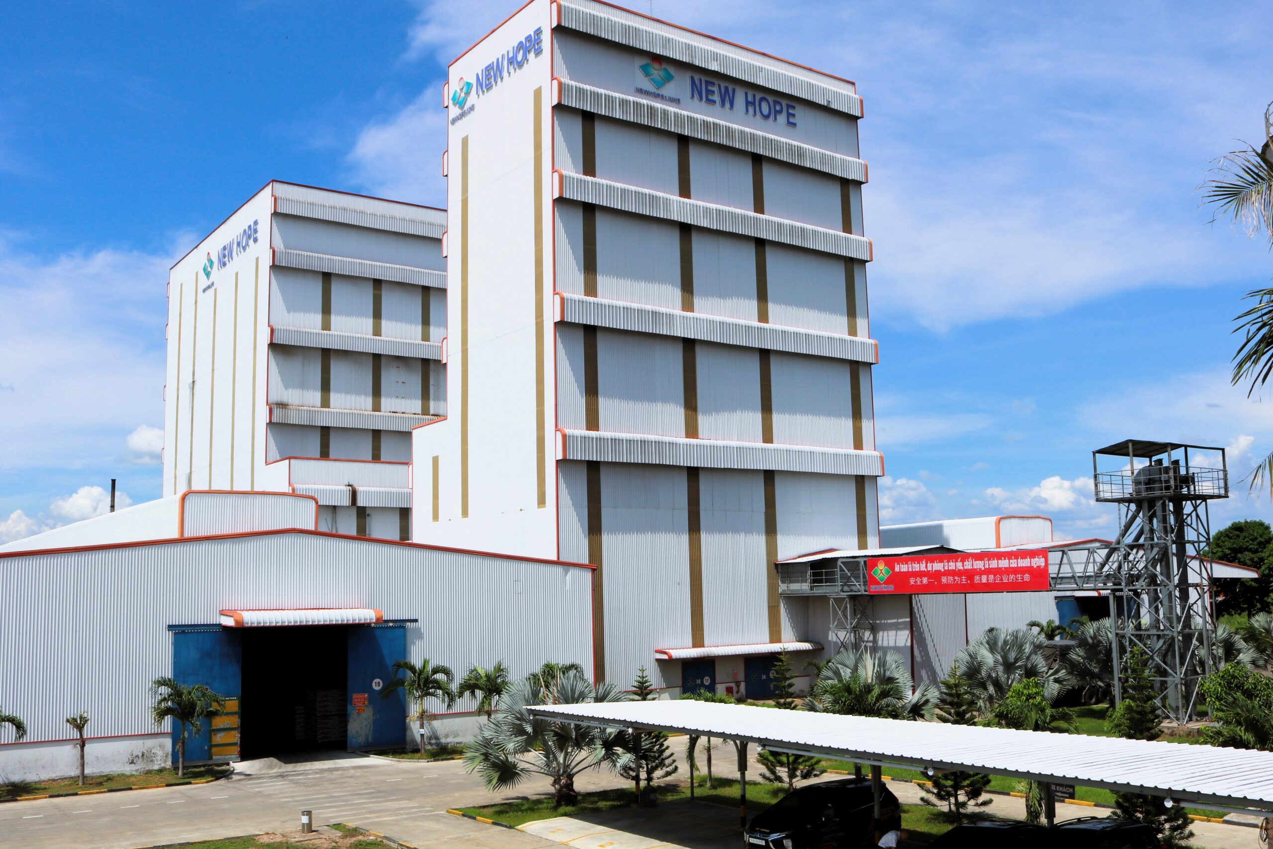 Hình 2 chèn bài giới thiệu NHVL